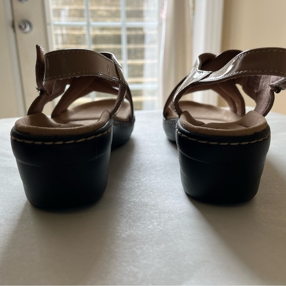 Clarks Merliah Echo Praline Patent Strappy Wedge Comfort Sandal Womens Sz 10M - Picture 6 of 14